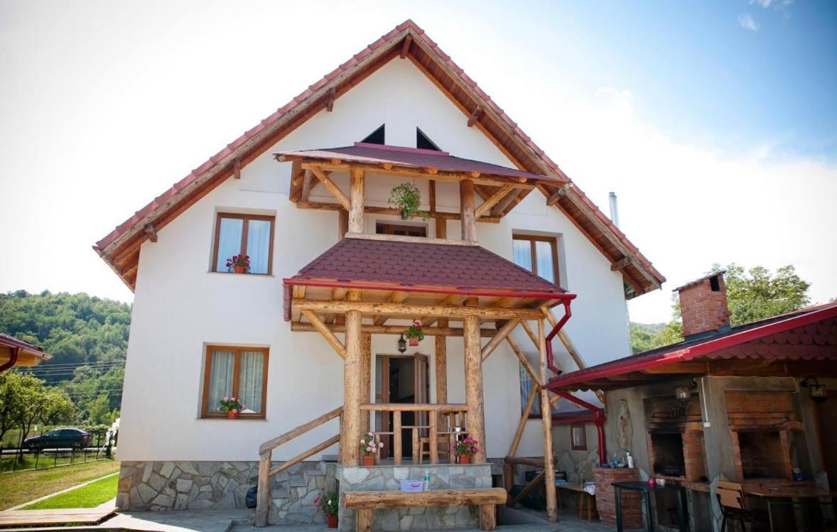 Conacul De Sub Munte Hotel Novaci Străini Exterior foto