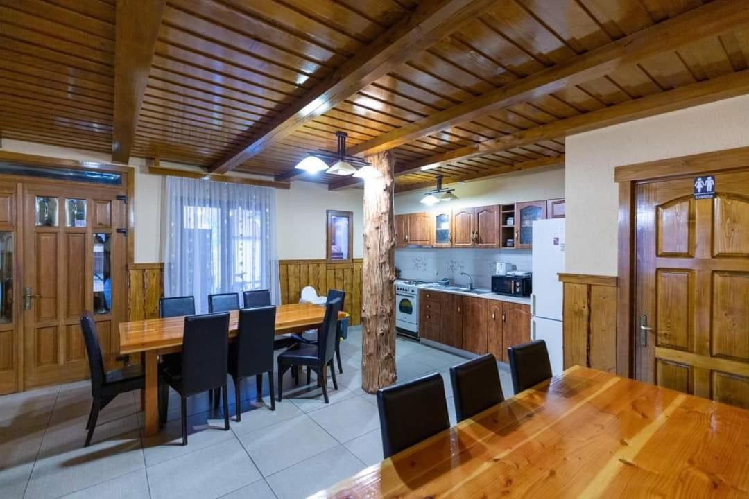 Conacul De Sub Munte Hotel Novaci Străini Exterior foto
