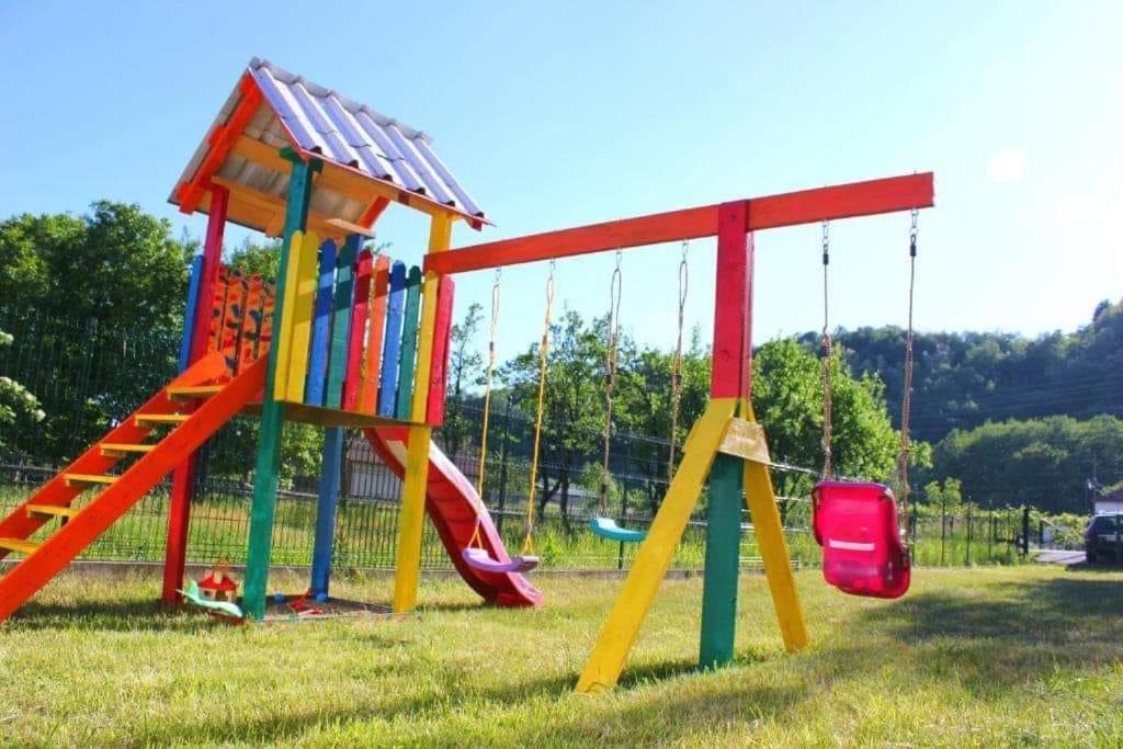 Conacul De Sub Munte Hotel Novaci Străini Exterior foto