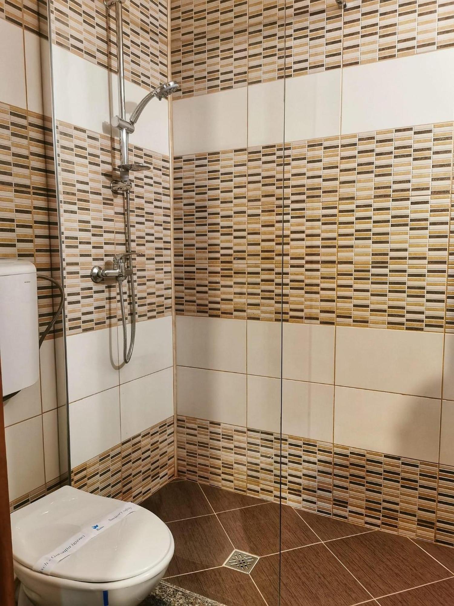 Conacul De Sub Munte Hotel Novaci Străini Exterior foto